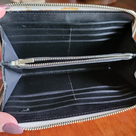 Coach F57590 White Pebbled & Snakeskin Embossed Leather Accordion Zip Wallet - Picture 9 of 13